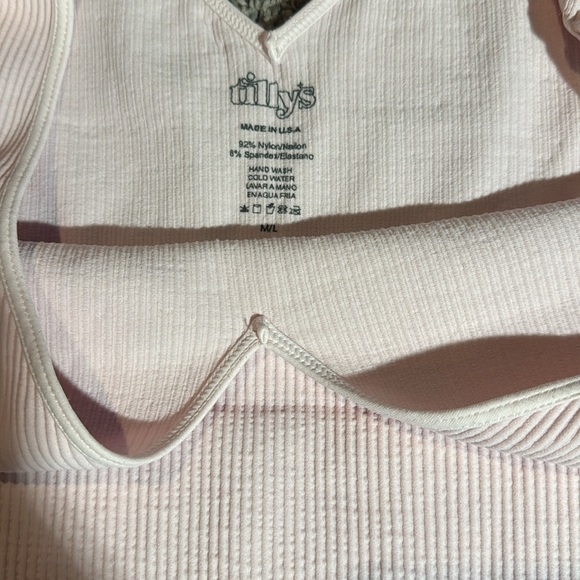 Tilly’s Cropped Tank - Picture 2 of 4